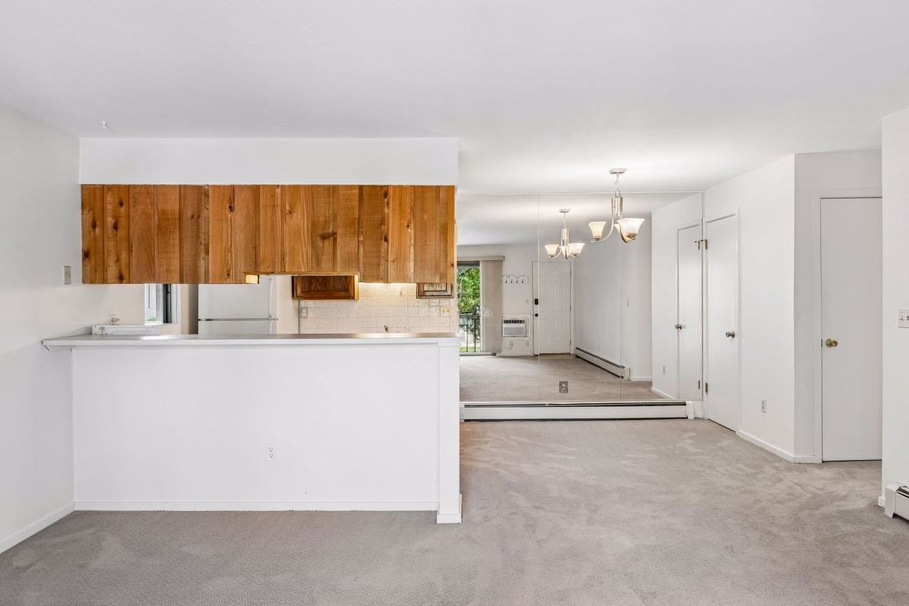 695 Manhattan Dr #110 - Photo 6 of 30