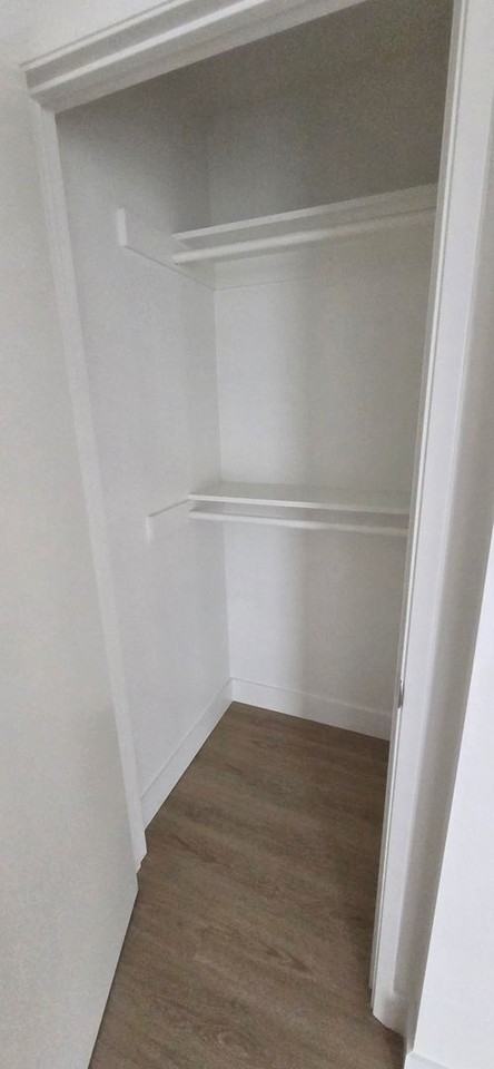 1025 W University Ave - Photo 2 of 4