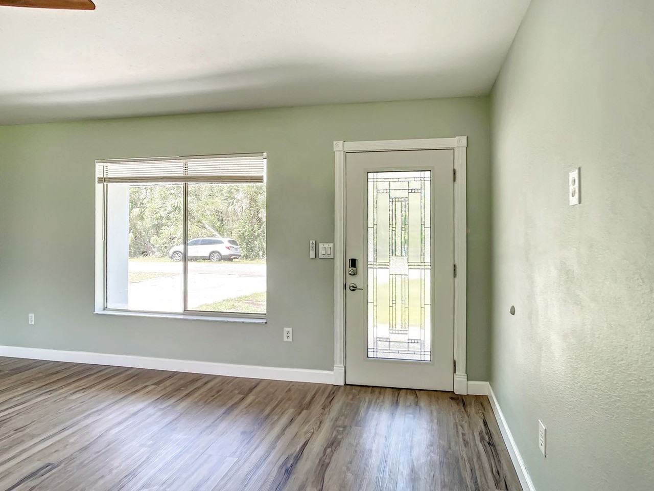 178 Swift St - Photo 4 of 38