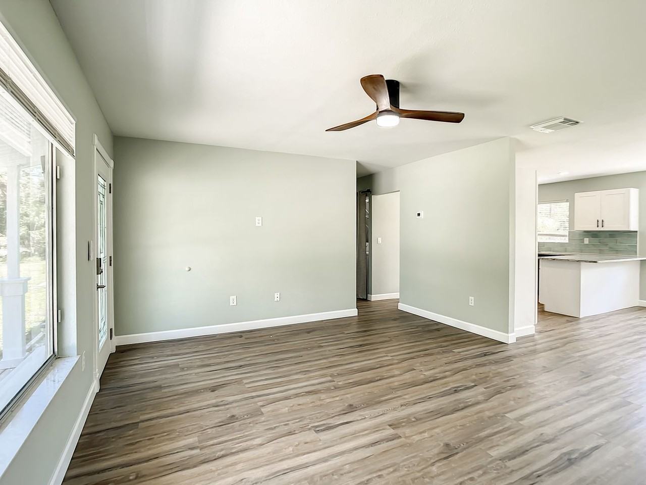 178 Swift St - Photo 6 of 38