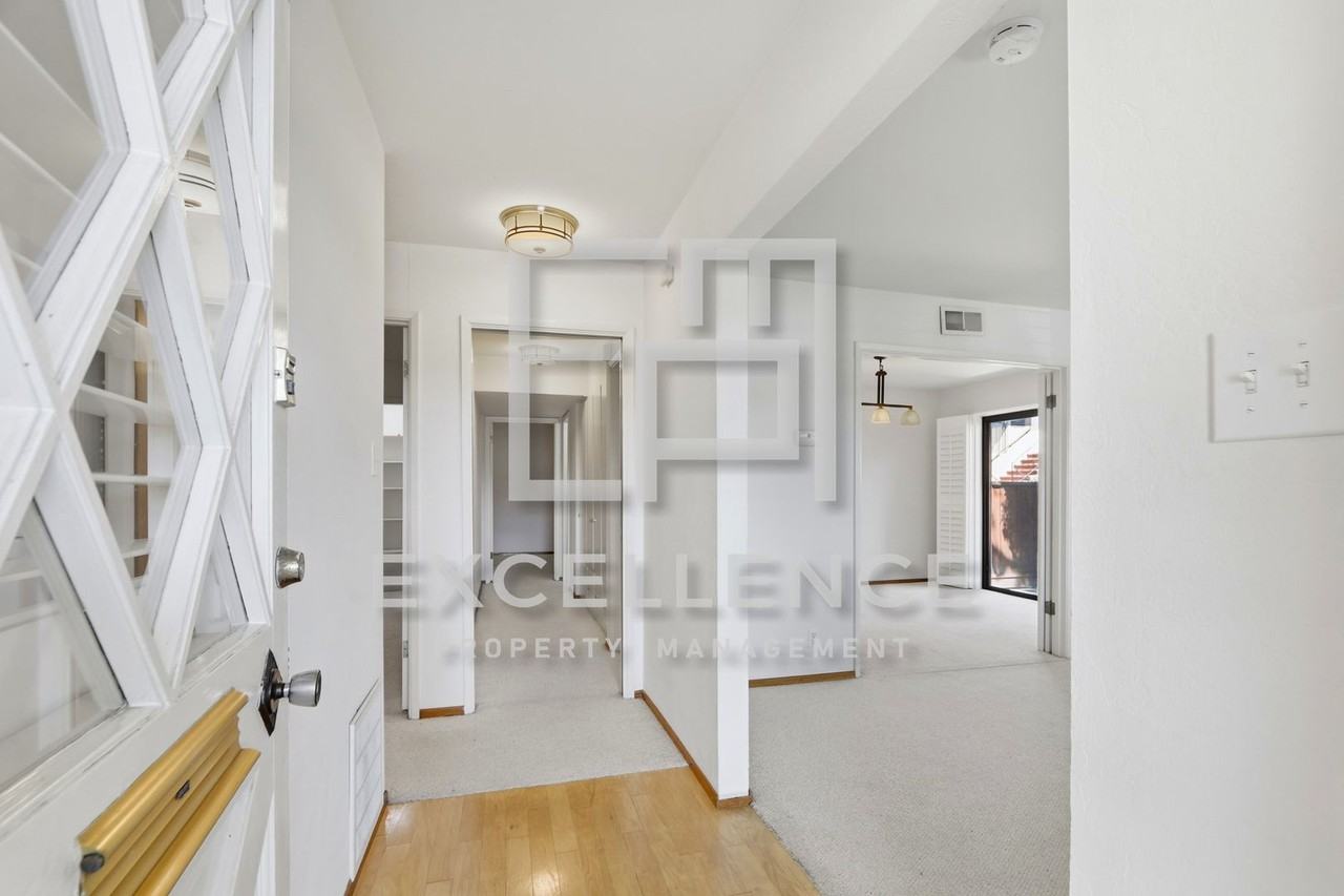 94 Roxbury St - Photo 2 of 16