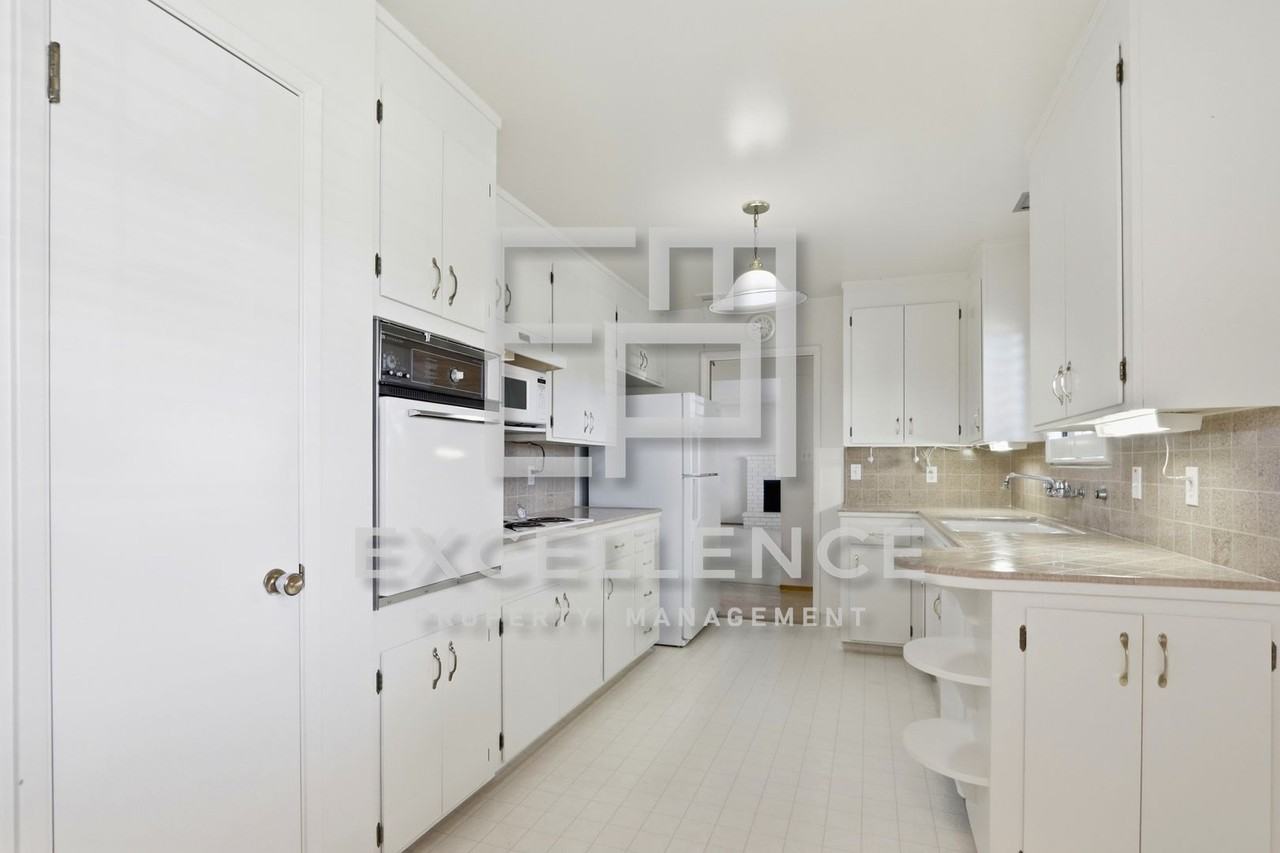 94 Roxbury St - Photo 6 of 16