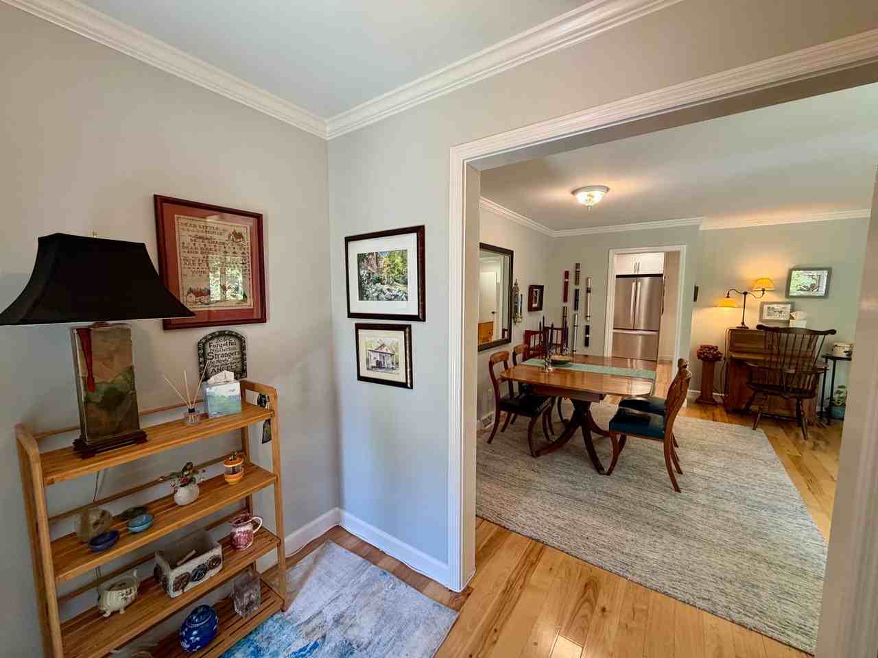 110 Aurora Dr - Photo 3 of 43