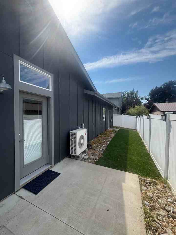 1721 N Ammon Pl - Photo 5 of 20