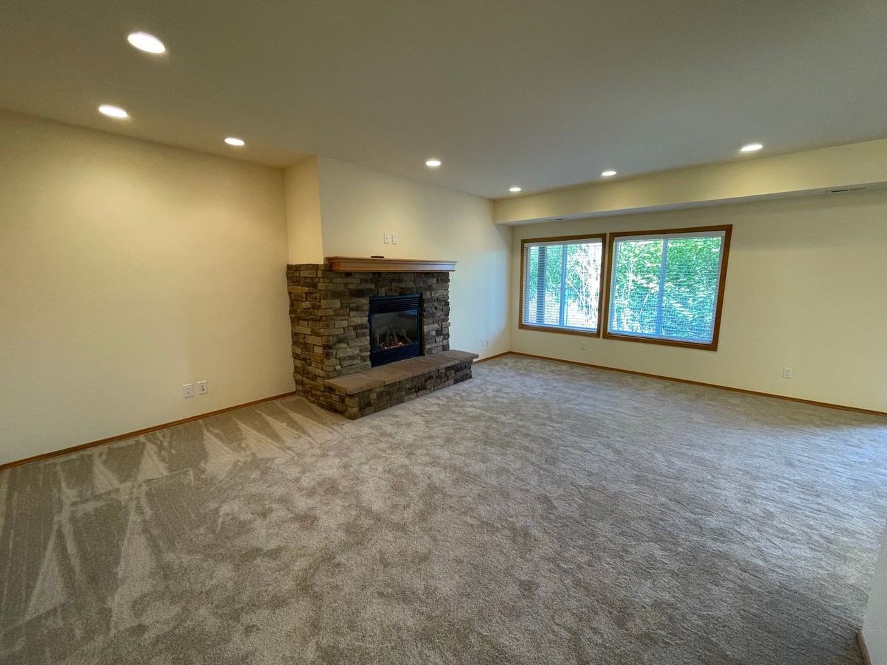 2128 Sw Freund St #A - Photo 4 of 14