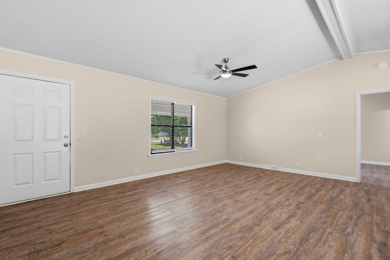118 Hope Ln - Photo 4 of 36