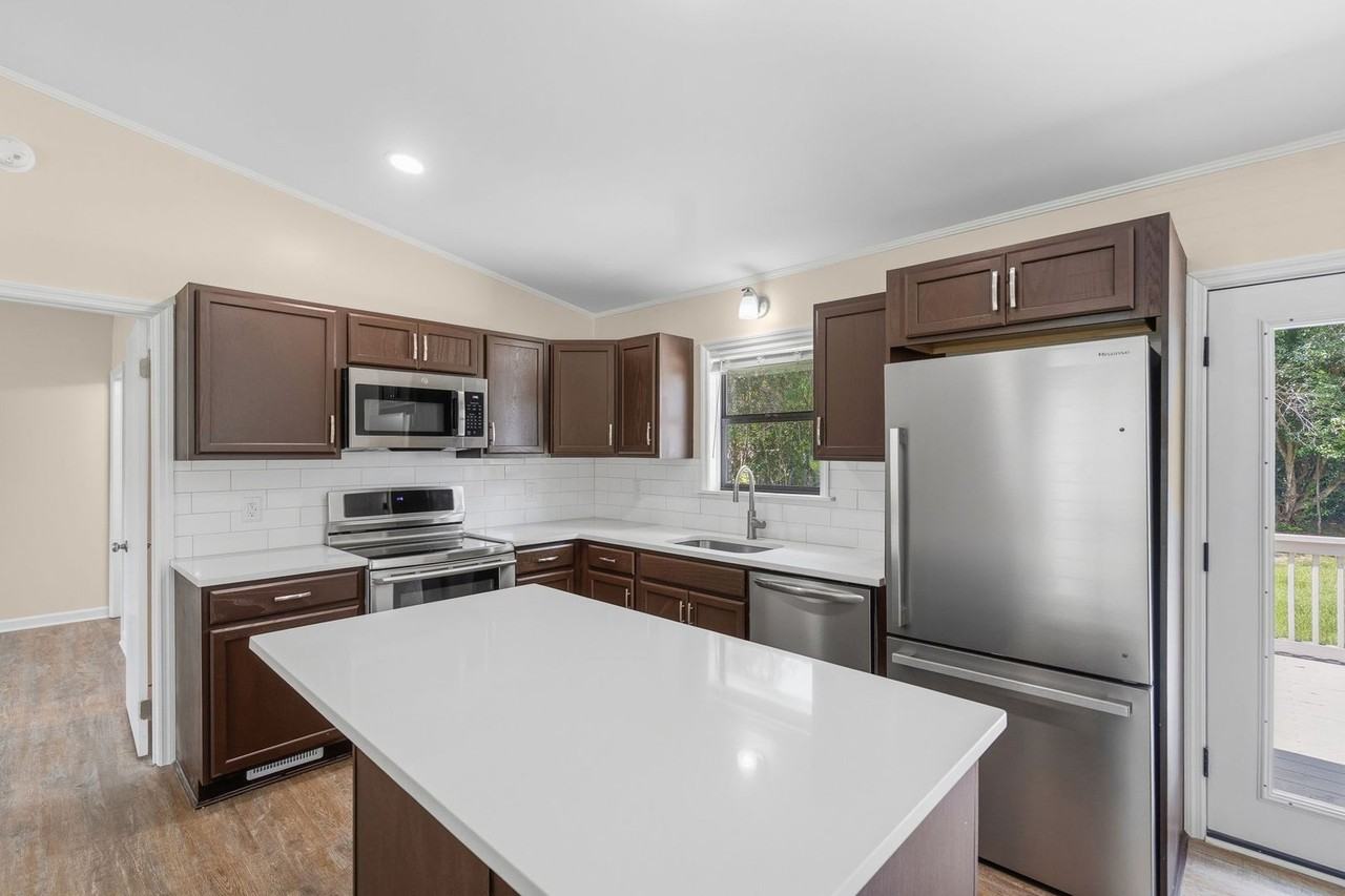 118 Hope Ln - Photo 7 of 36