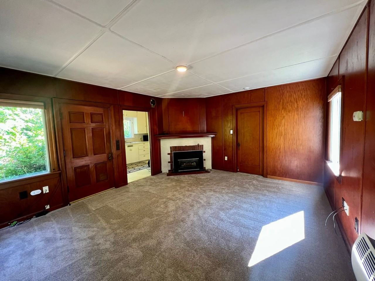 531 77th Way Ne - Photo 4 of 20