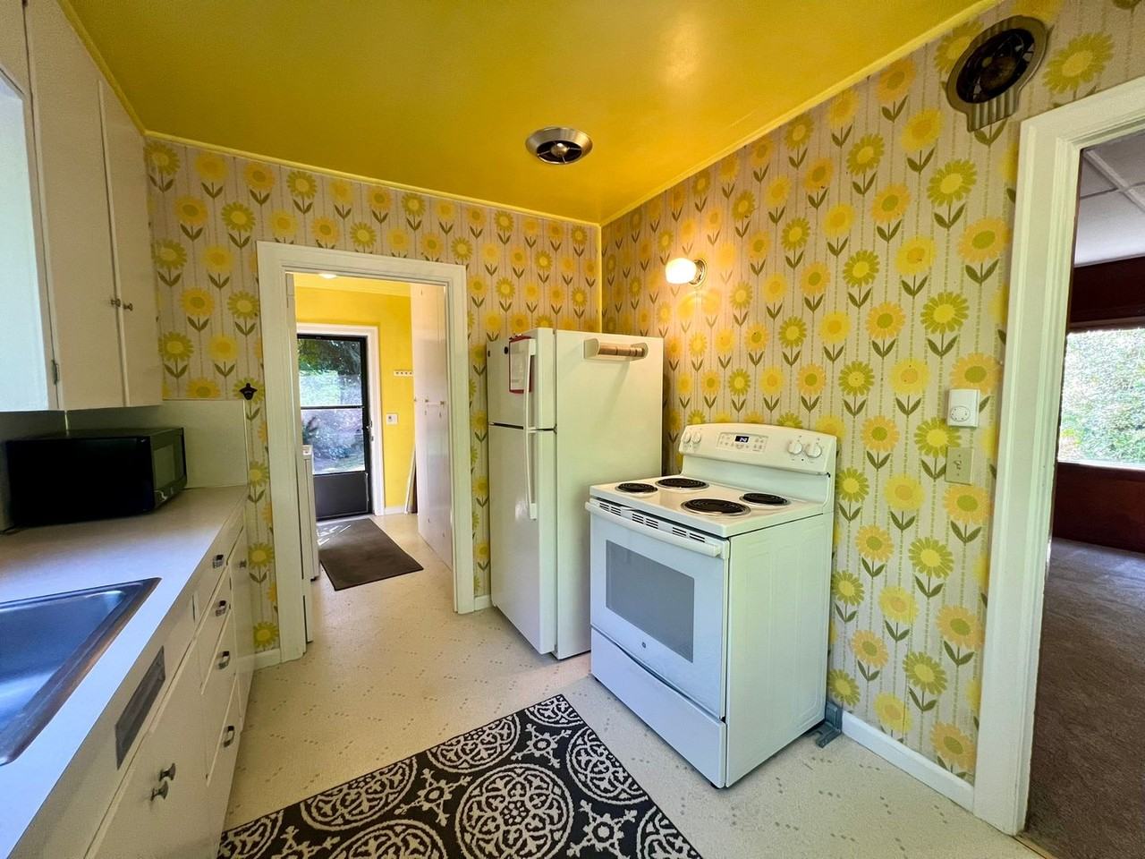 531 77th Way Ne - Photo 6 of 20