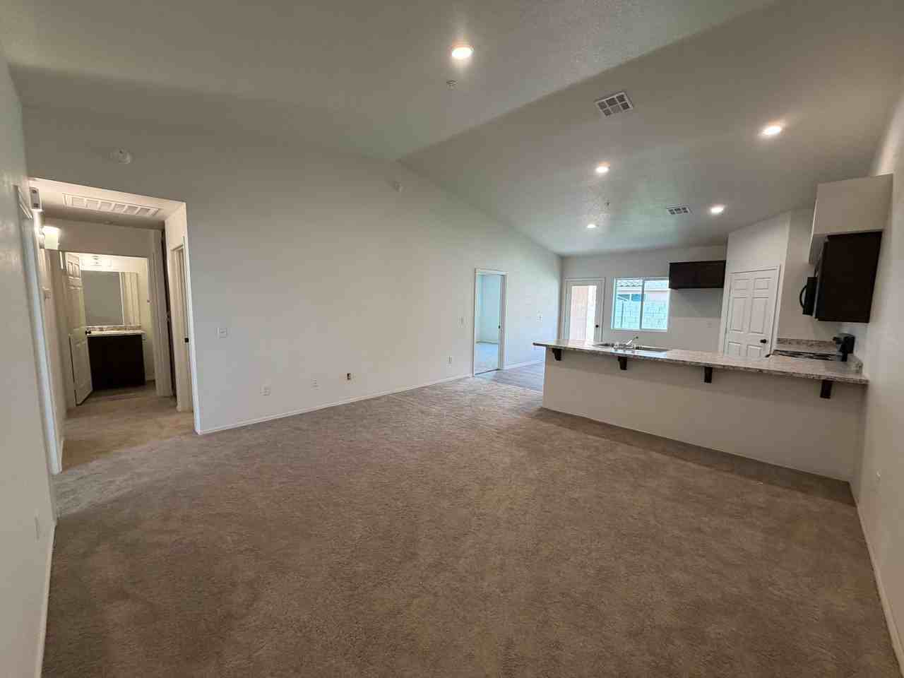 7190 E 39th St - Photo 2 of 24