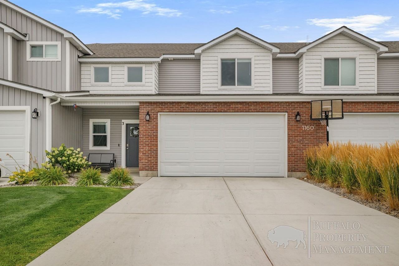 1160 Jaylee Dr - Photo 3 of 50