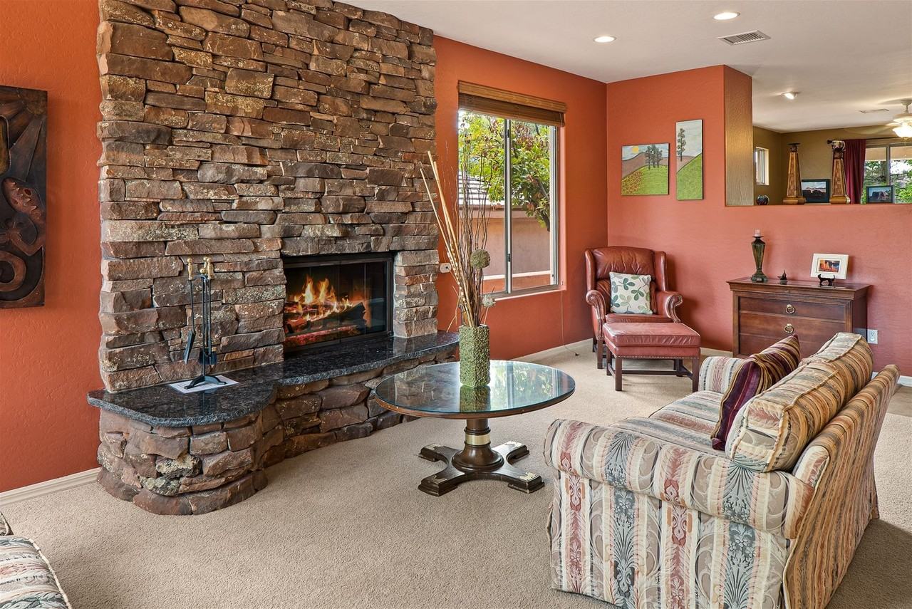 90 E Bighorn Ct - Photo 4 of 20