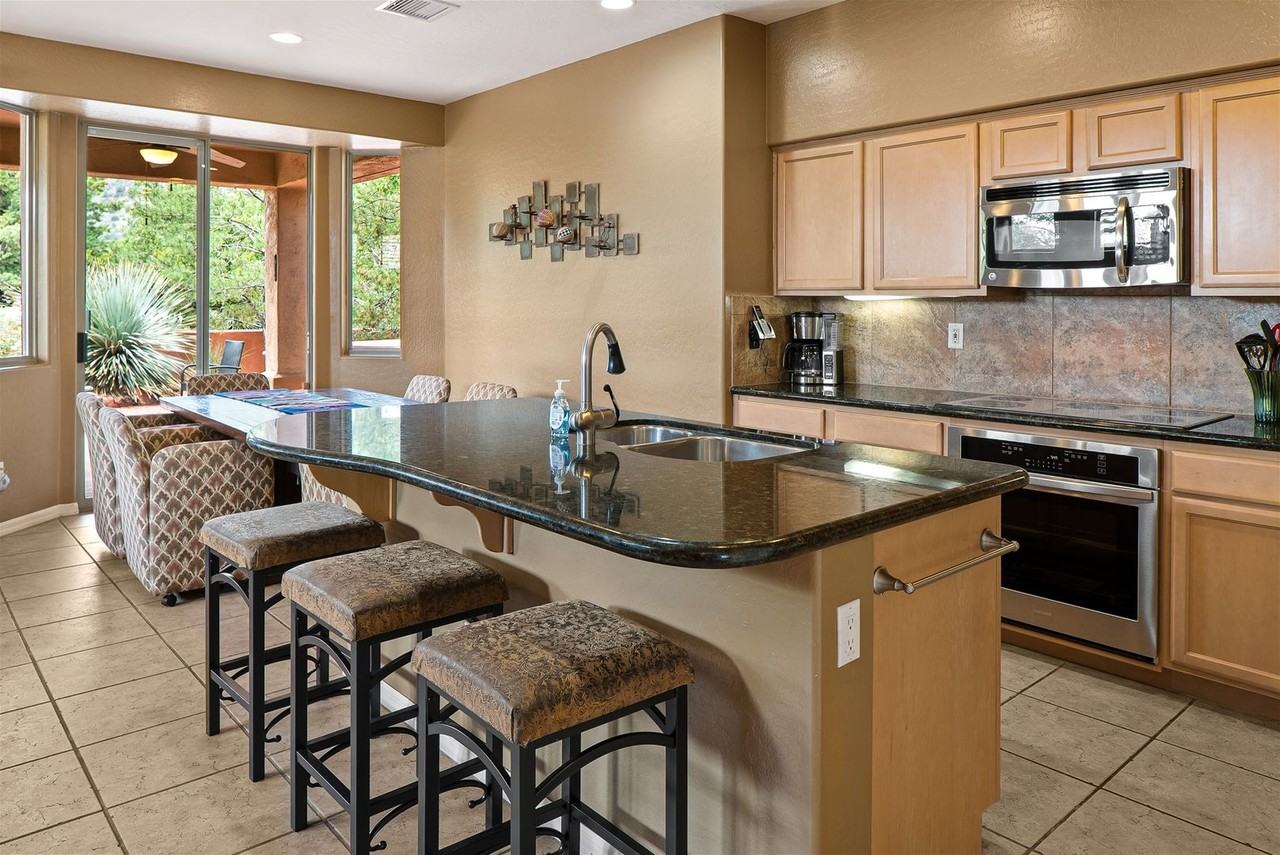 90 E Bighorn Ct - Photo 6 of 20