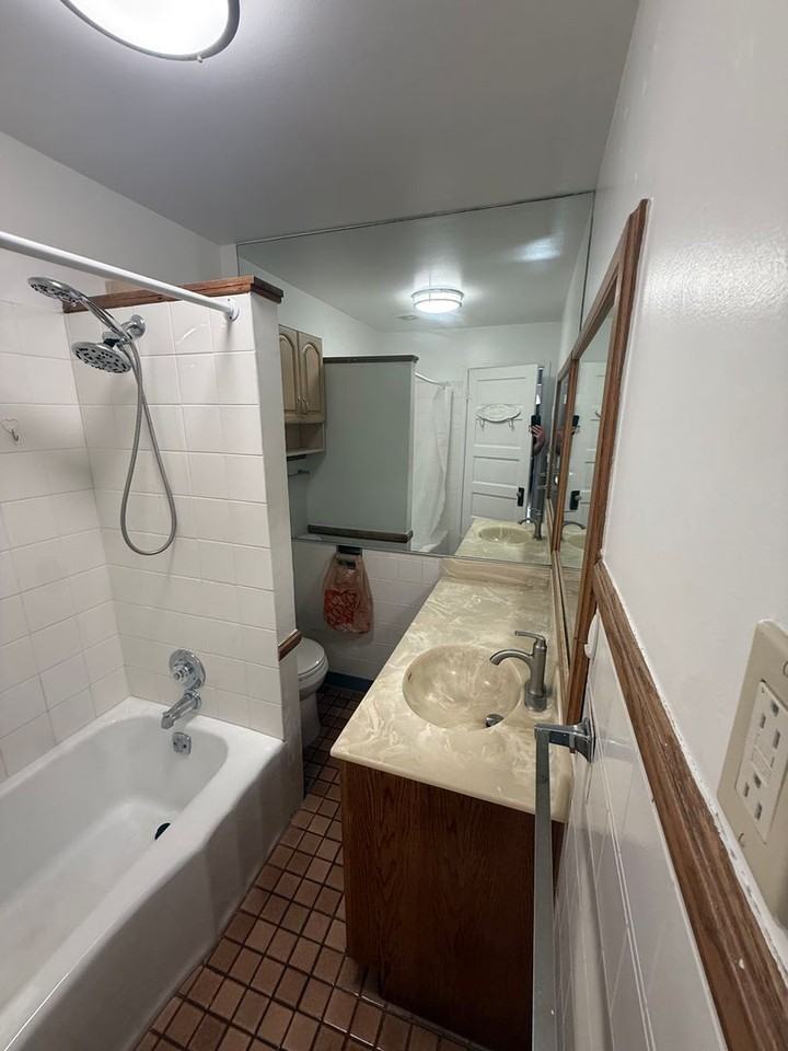 8842 1/2 Valencia St - Photo 5 of 27