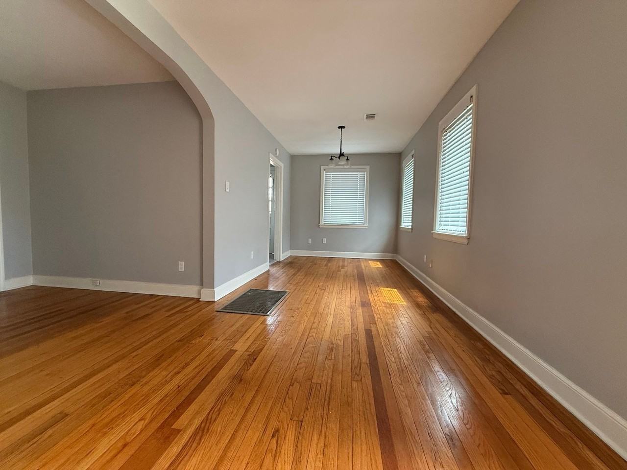 Beautifully maintained 2 - Photo 6 of 19