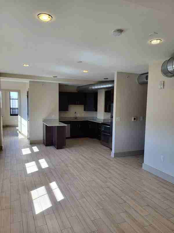 603 W Main St - Photo 2 of 25