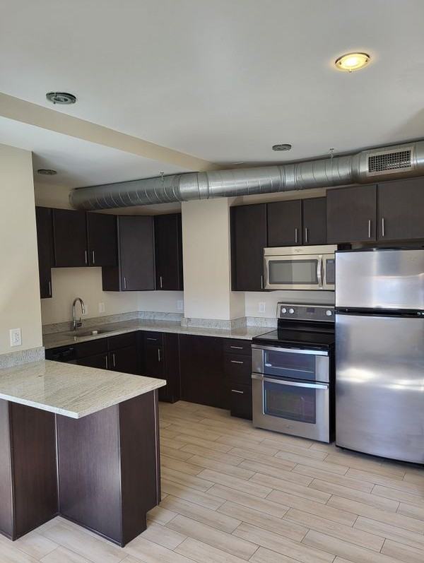 603 W Main St - Photo 3 of 25