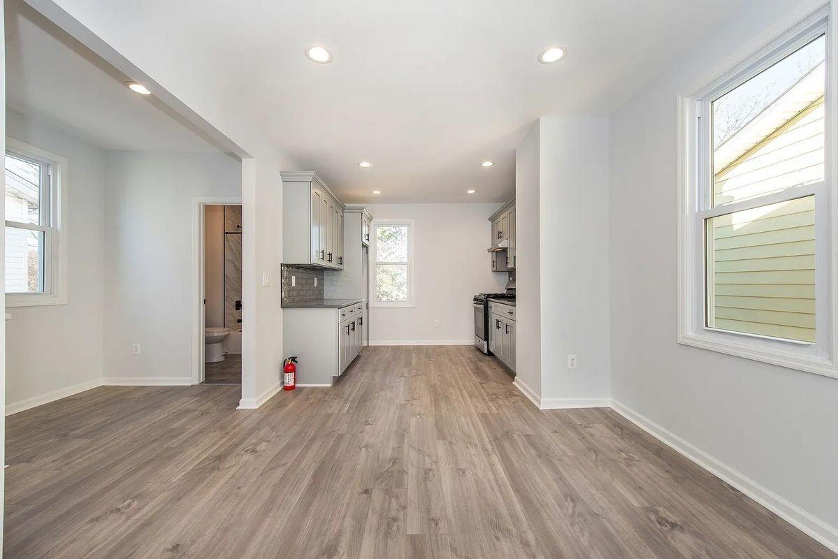 105 Coolidge St - Photo 5 of 10