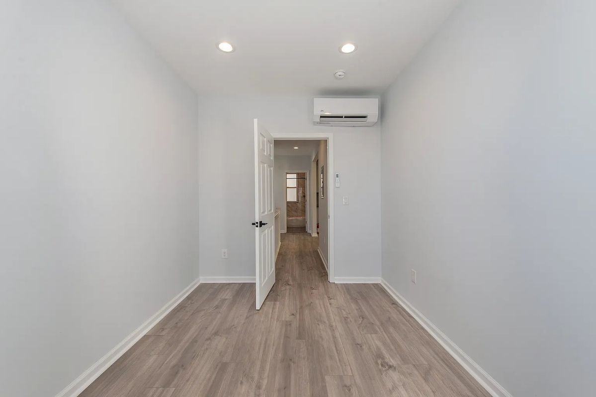105 Coolidge St - Photo 6 of 10