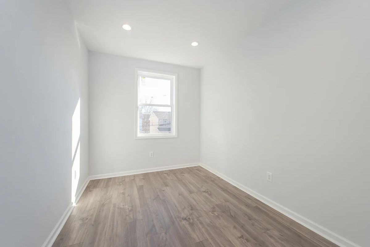 105 Coolidge St - Photo 7 of 10