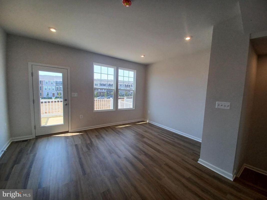 182 Coolidge Ave - Photo 2 of 8