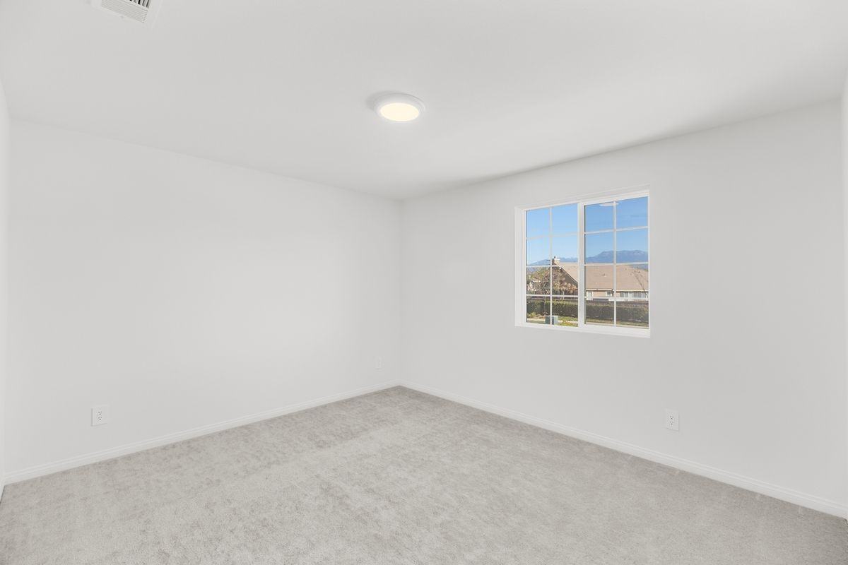 1758 Ace St - Photo 5 of 11