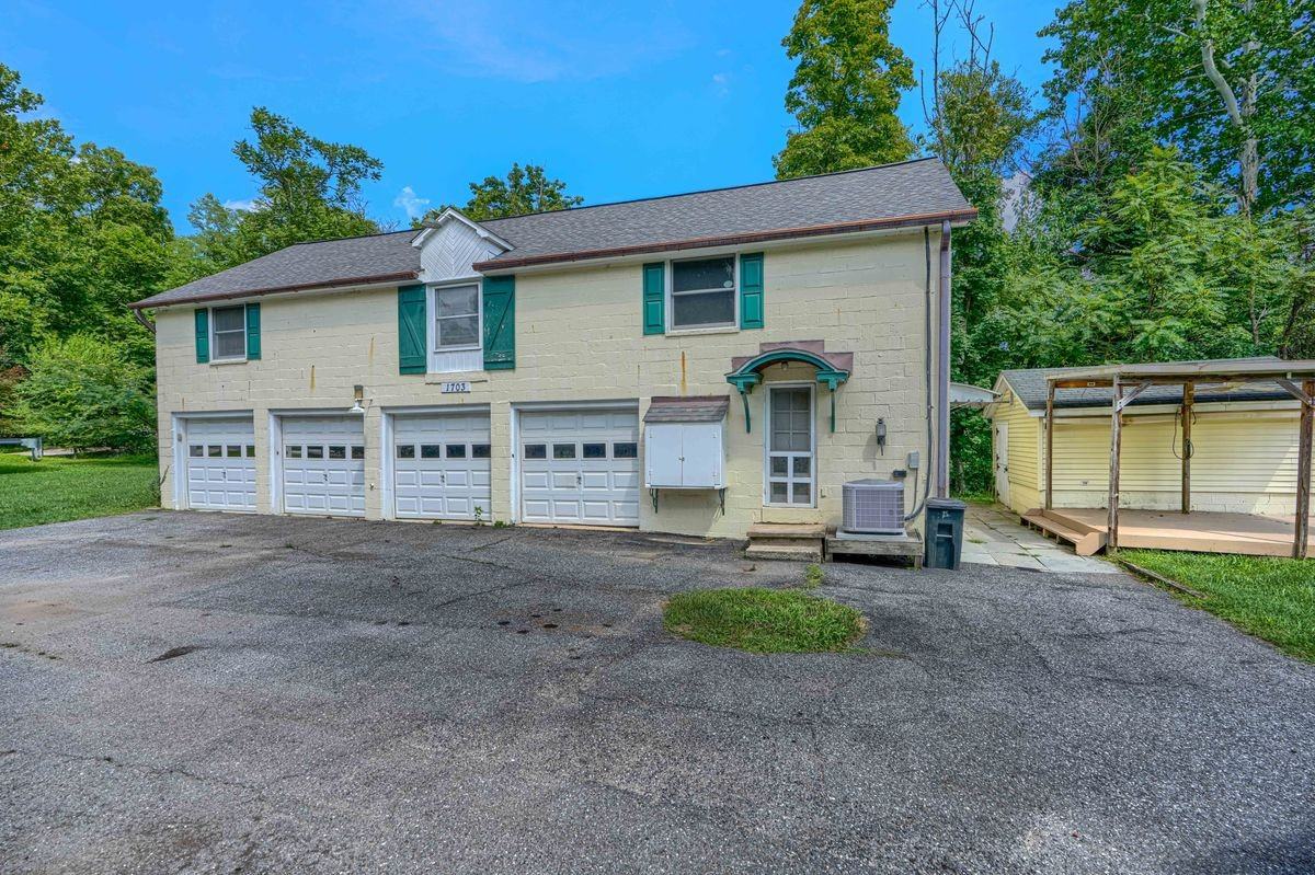 1703 Roland Ave - Photo 7 of 30