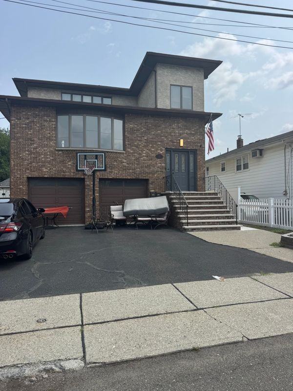 44 Williams Ave ##1 - Photo 2 of 3