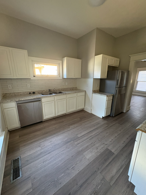 639 W Morgan St - Photo 2 of 23