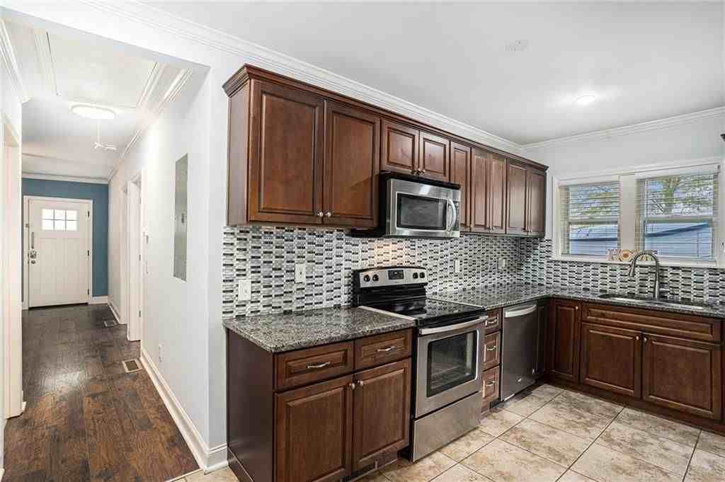 3378 Lavista Dr - Photo 7 of 17