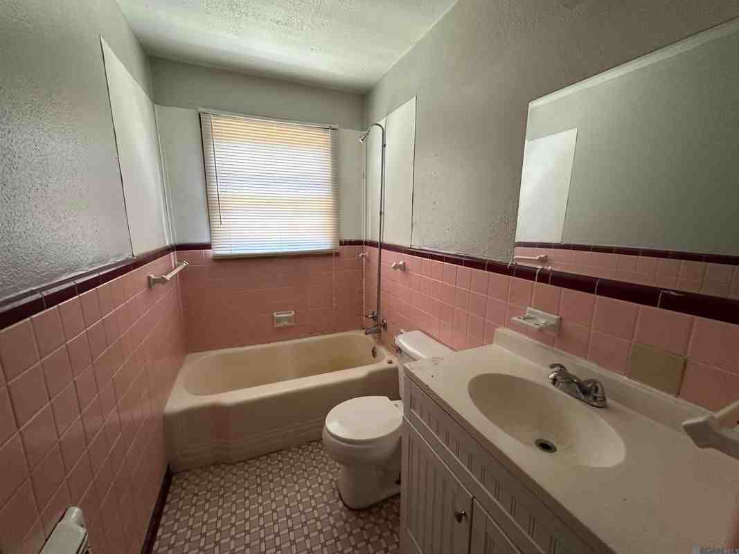 3340 Wyoming St - Photo 5 of 9