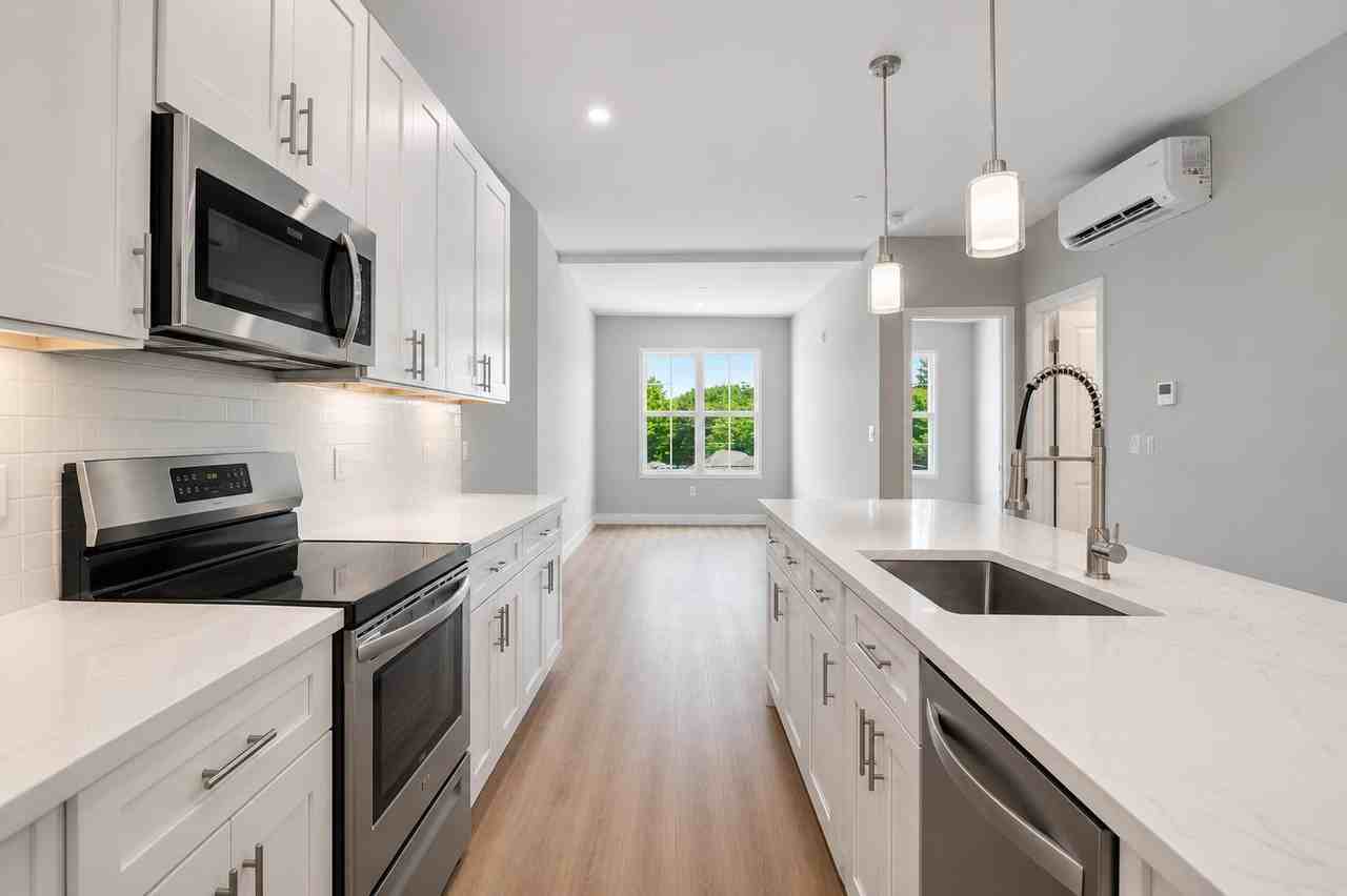 298 Main St #3C