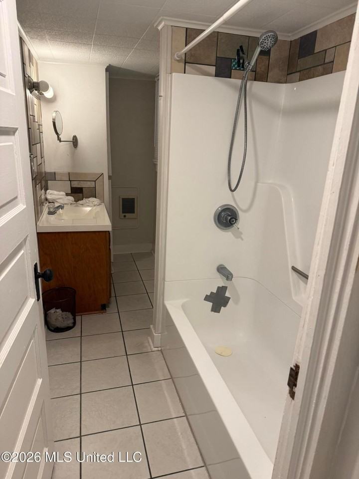 3518 Southward Dr - Photo 5 of 6