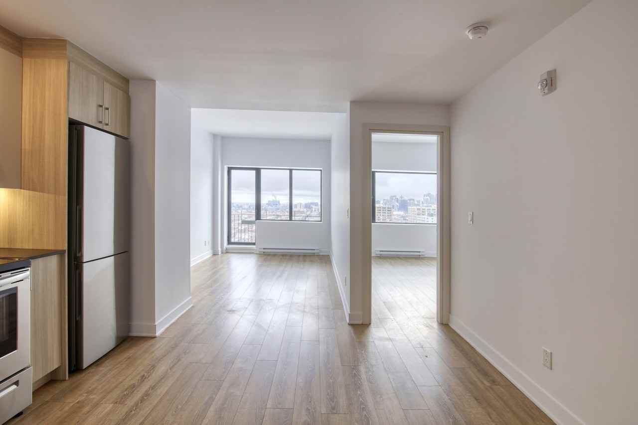 30 Saint Joseph Boulevard Est - Photo 5 of 50