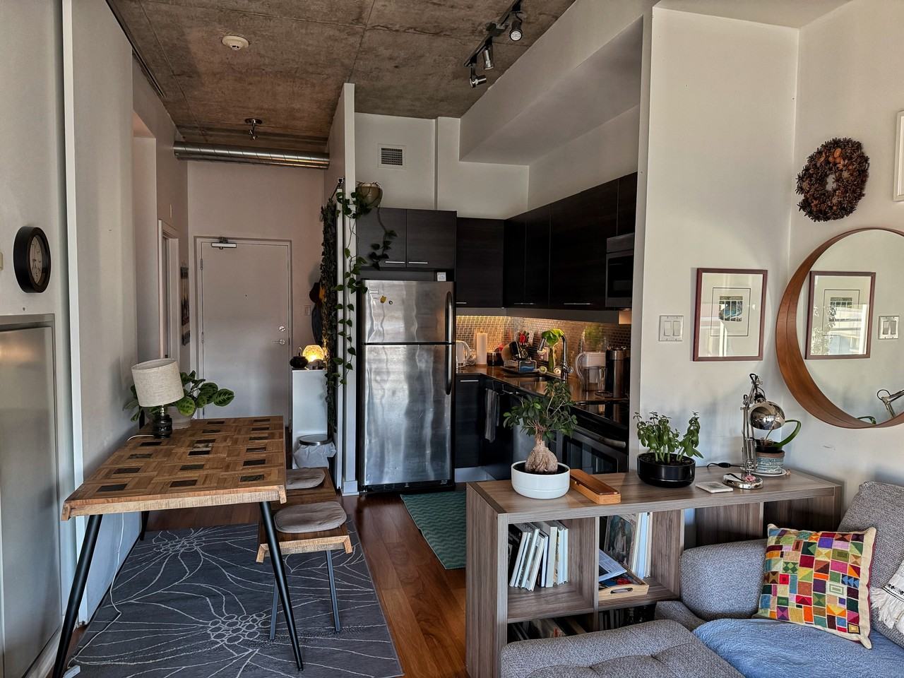 354 Gladstone Ave - Photo 3 of 7