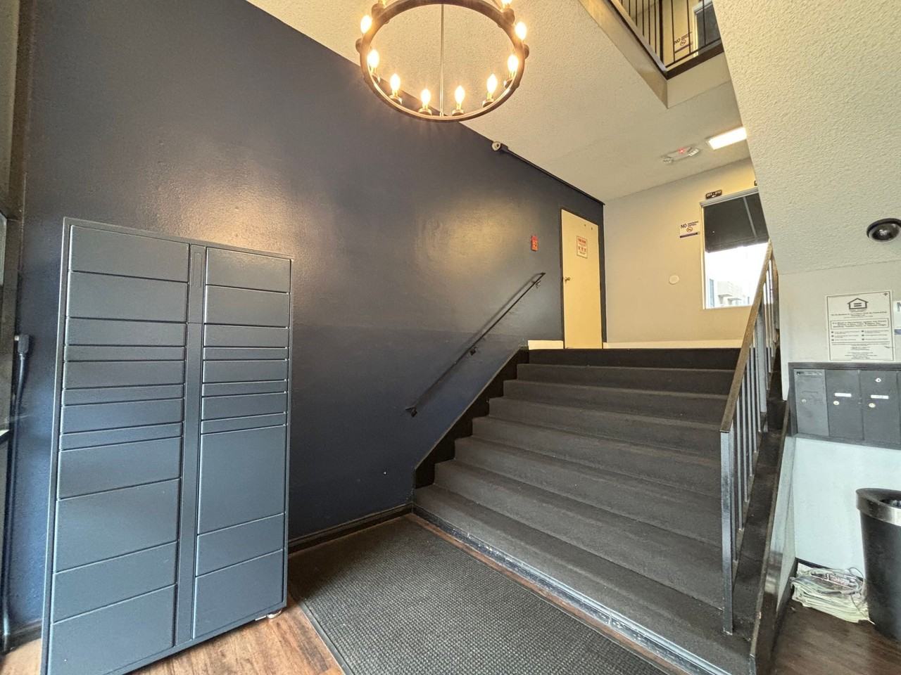 238 South Serrano Ave - Photo 4 of 21