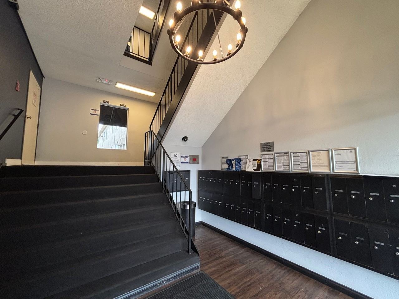 238 South Serrano Ave - Photo 5 of 21