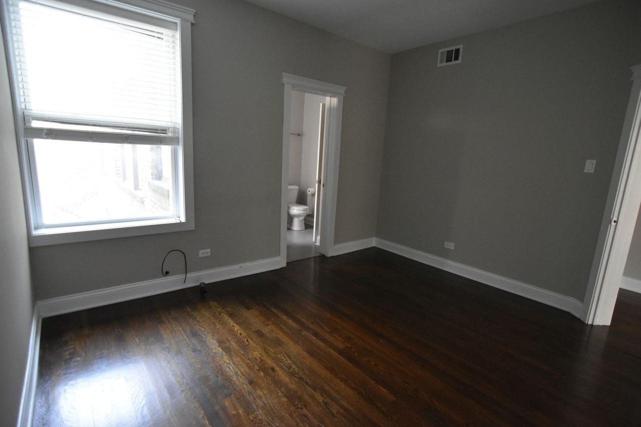 708 W Grace St #3 - Photo 7 of 23