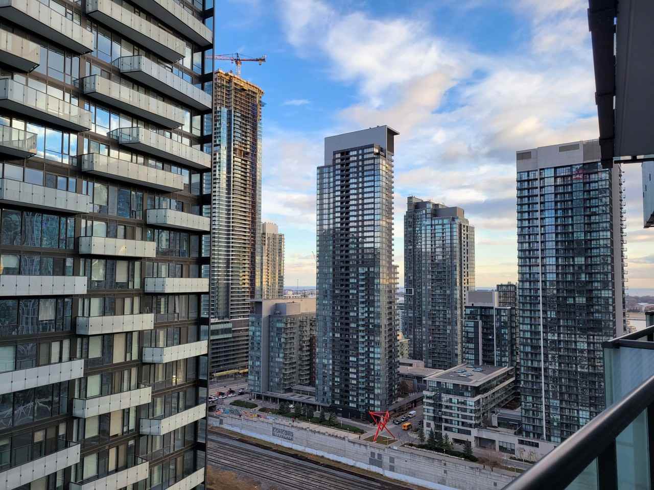 480 Front St W - Photo 2 of 19