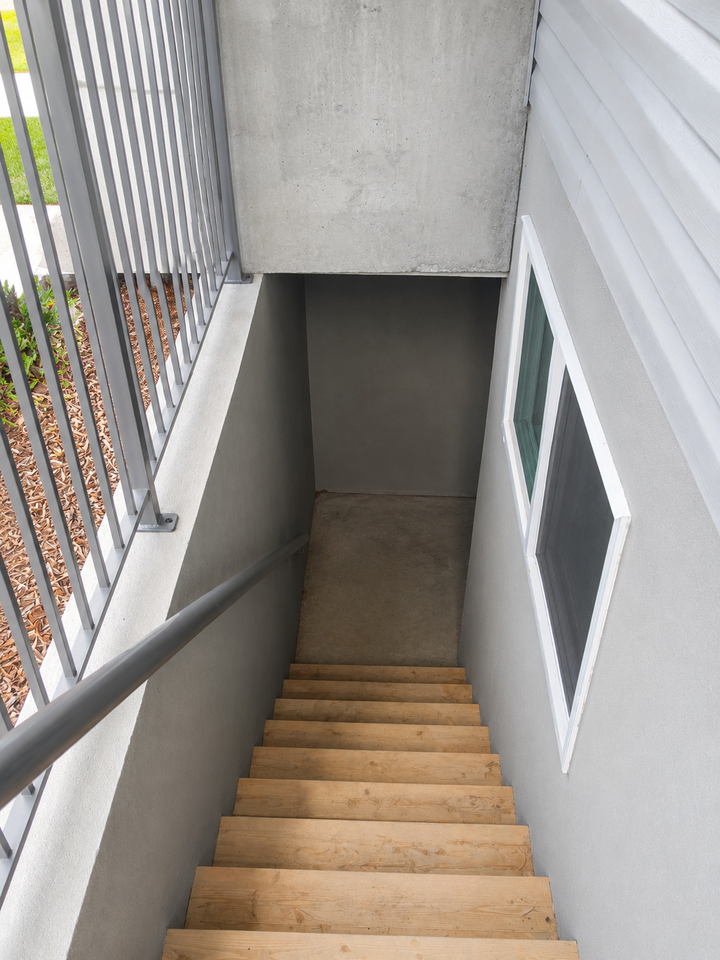 10505 66 Ave Nw - Photo 3 of 19