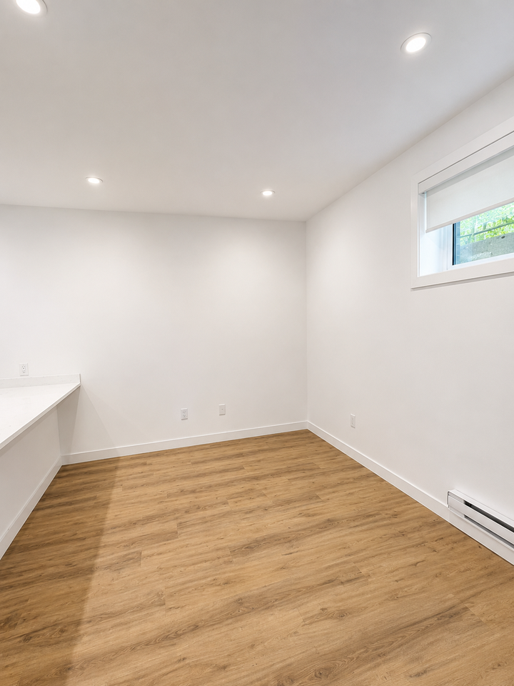10505 66 Ave Nw - Photo 5 of 19