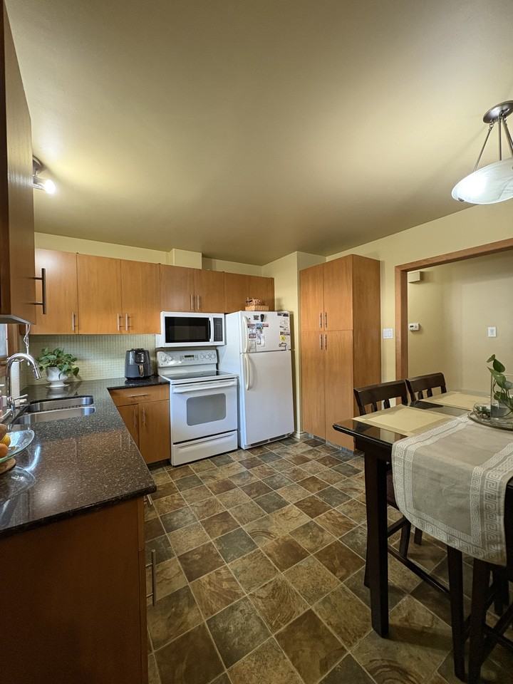 1100 Betournay St - Photo 2 of 20