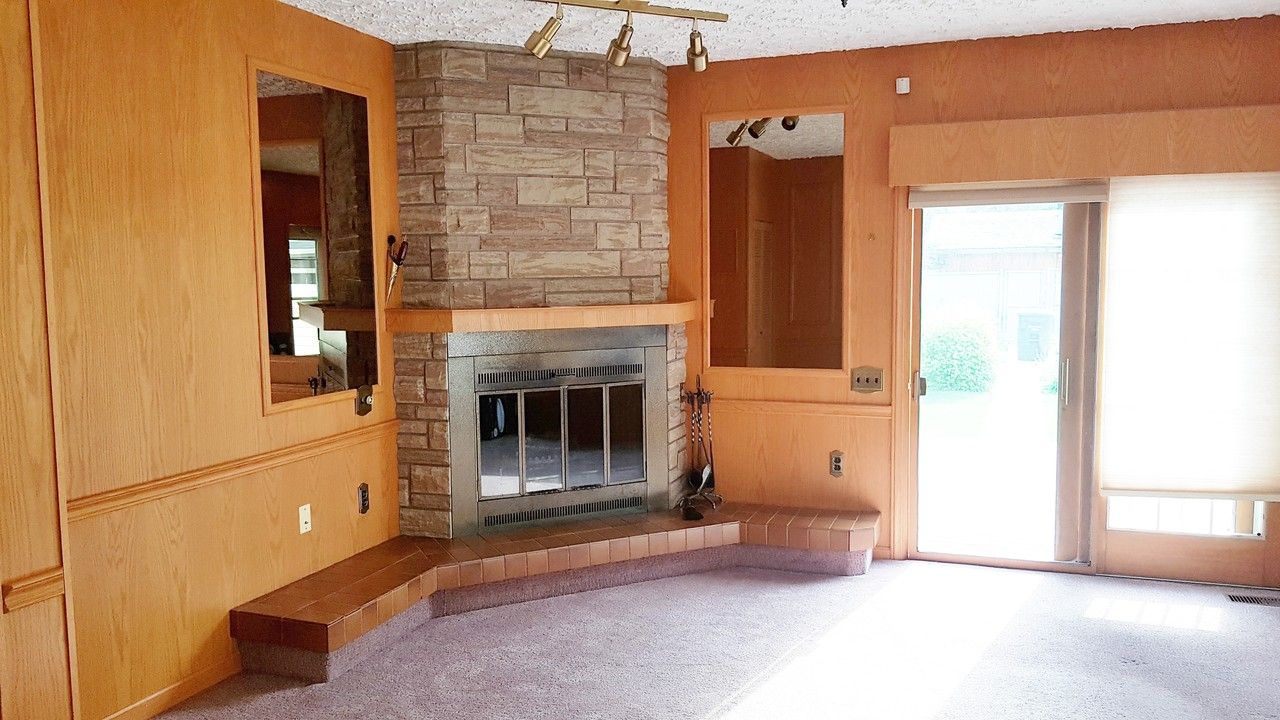1613 Grosvenor Ave - Photo 5 of 40