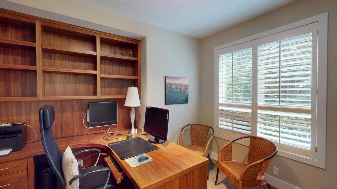 448 13 St Nw - Photo 4 of 32