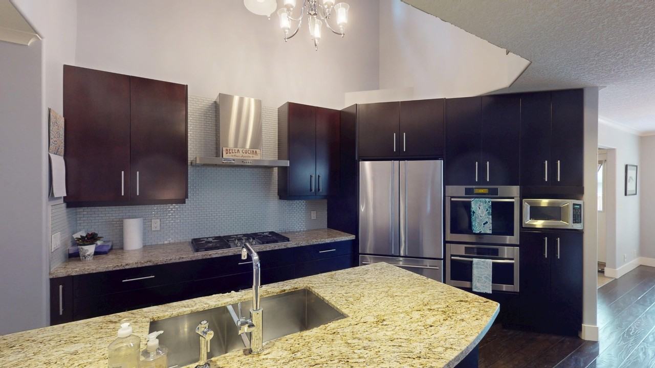 448 13 St Nw - Photo 5 of 32