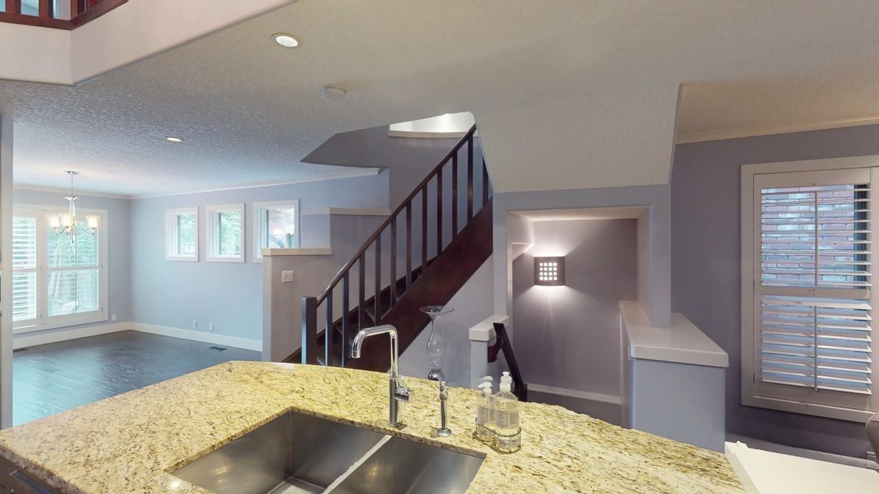 448 13 St Nw - Photo 6 of 32
