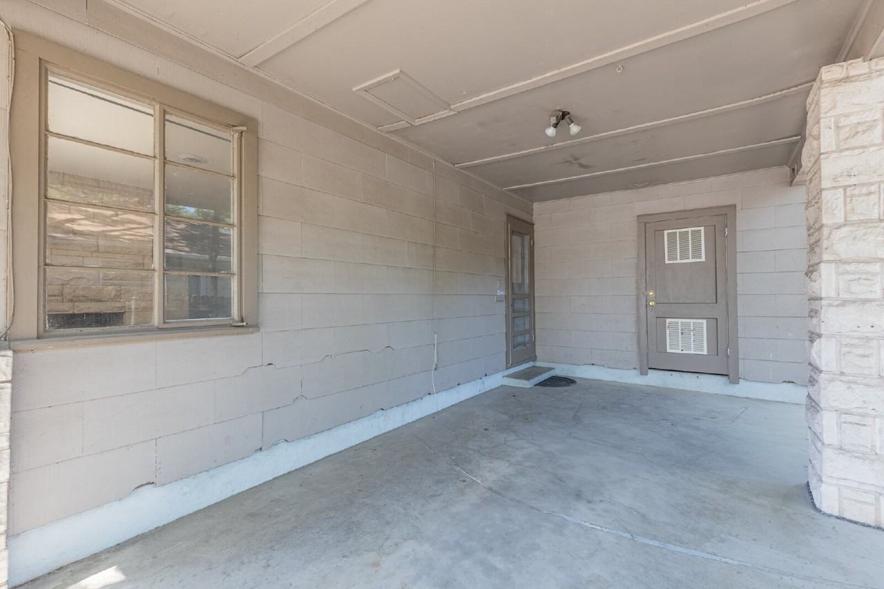 2910 Hampton Rd - Photo 5 of 29