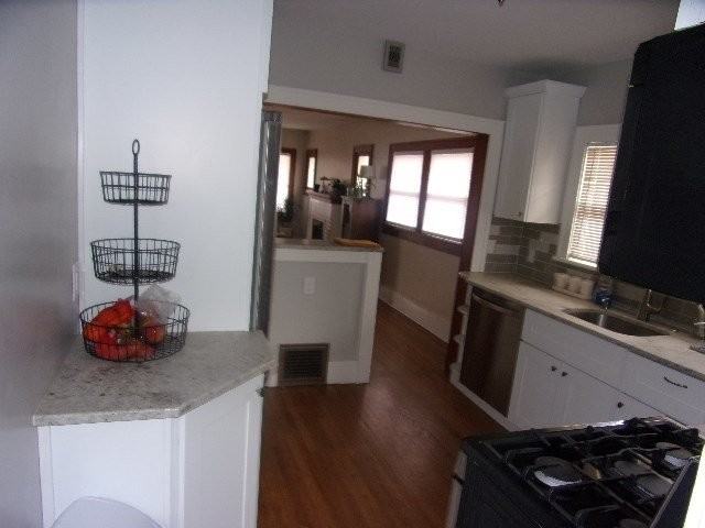 415 S Washington St - Photo 2 of 28
