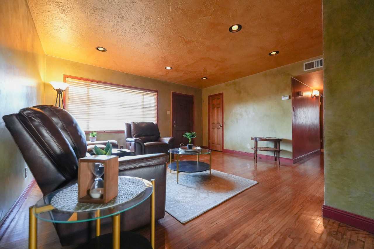 1104 N Buena Vista Ave - Photo 3 of 30