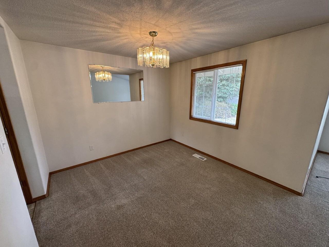 4403 Se Logus Rd - Photo 3 of 21
